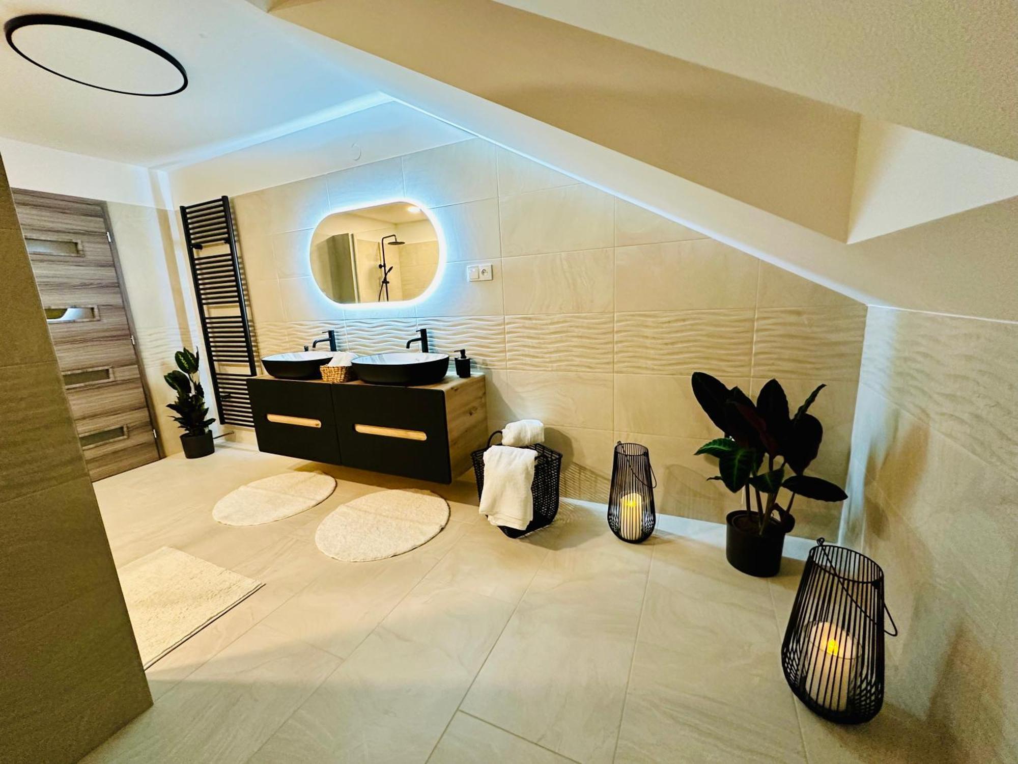 Elements Lednice Luaran gambar