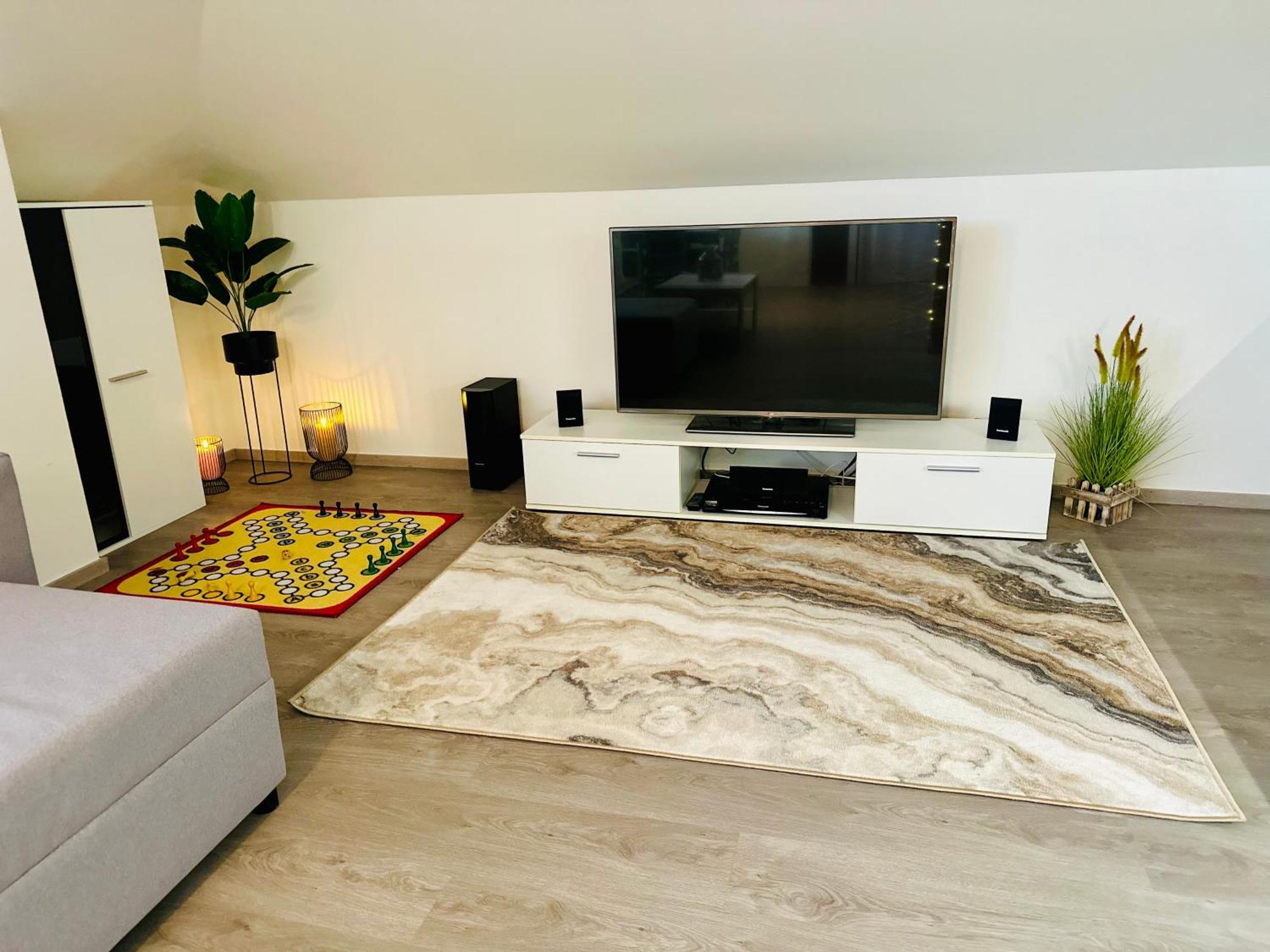 Elements Lednice Luaran gambar